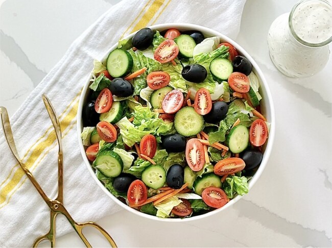 Fresh salad at Livonia Diner